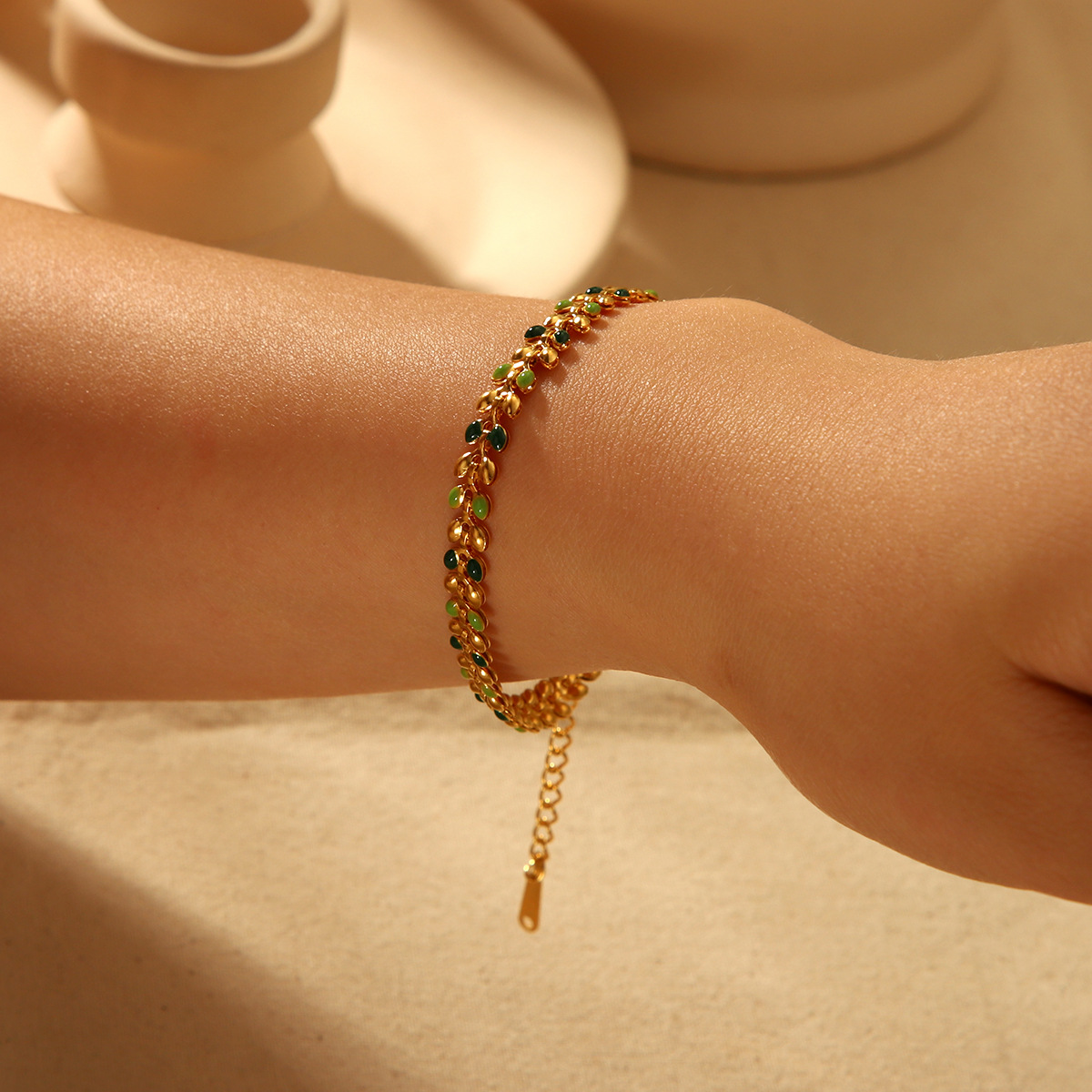 Europa y los Estados Unidos transfronterizos ins viento rojo con acero de titanio pulsera de goteo de aceite 18K oro acero inoxidable pulsera de hoja de oliva joyería