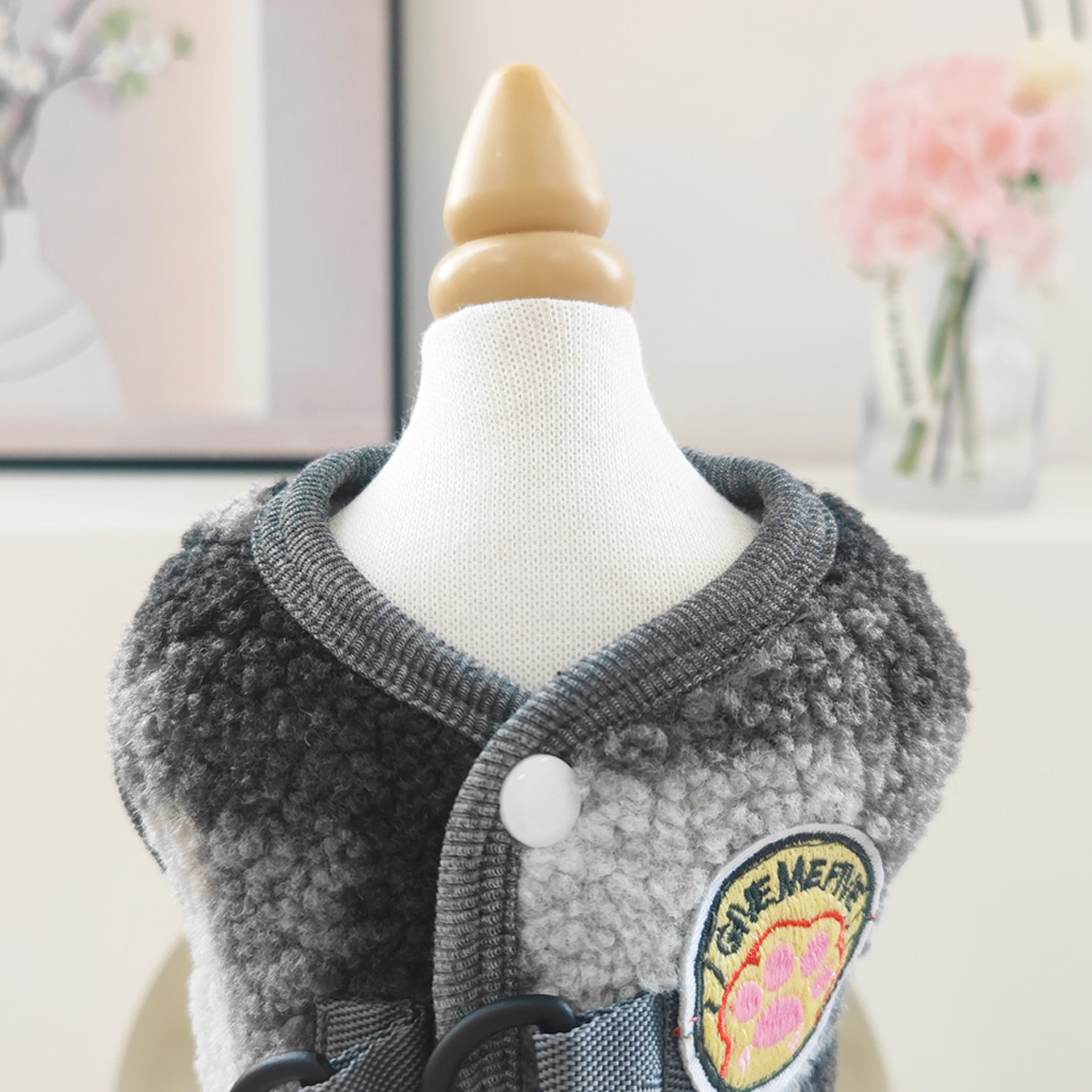 Ropa de perro otoño y invierno grueso felino grano chaleco de lana de espalda abrazadera de tracción perro pequeño peluche artículos de mascotas