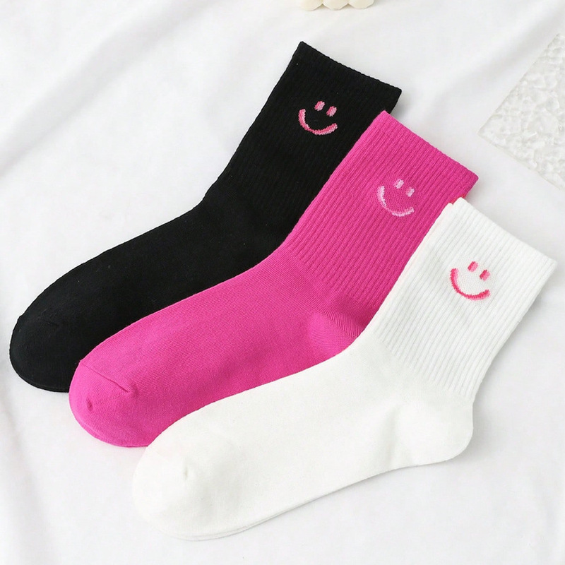 Cross-Border Popular Smiley Face Mid-Calf Socks, Women's Smiley Mid-Calf Socks, Zhuji Source Sock Manufacturer Cross-Border Wholesale