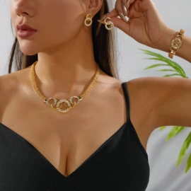 手链;项链;耳环