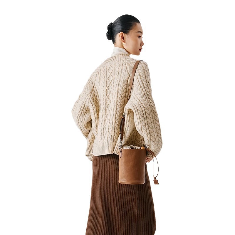 Qiu Zhen Genuine Leather Drawstring Water Bucket with Plant Tanning Head Layer Cow Leather, Unique Bag, Texture Single_voghion.com