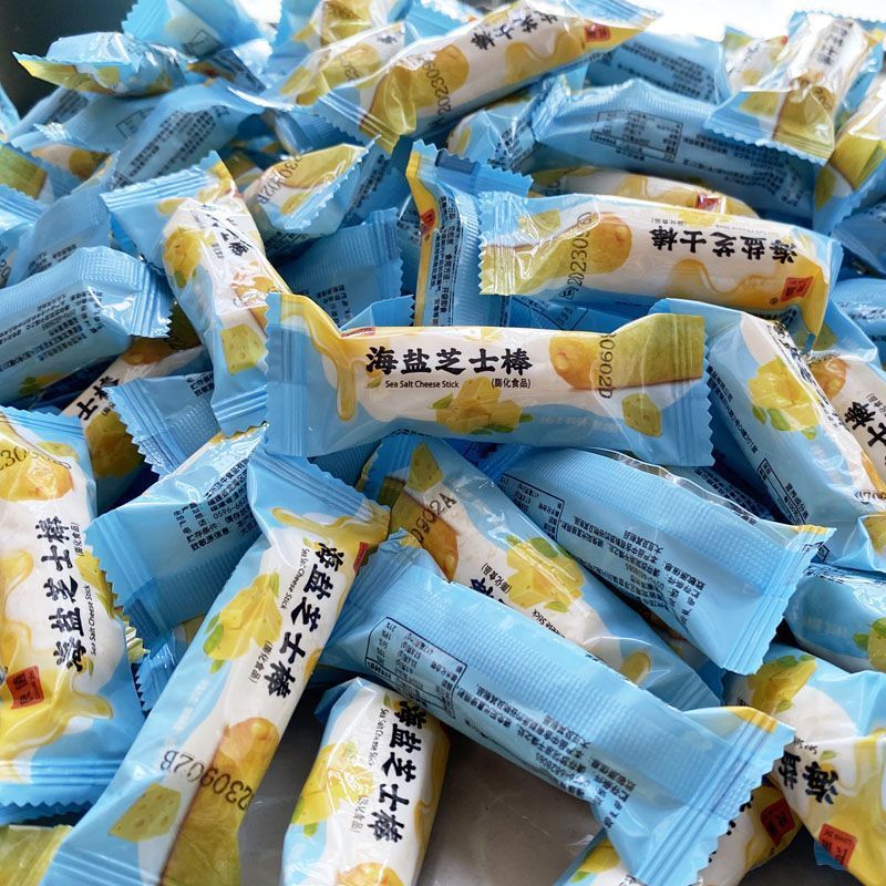 Leisure snacks sea salt cheese stick salty sweet sandwich chase drama greedy stick children's snacks wholesale whole box