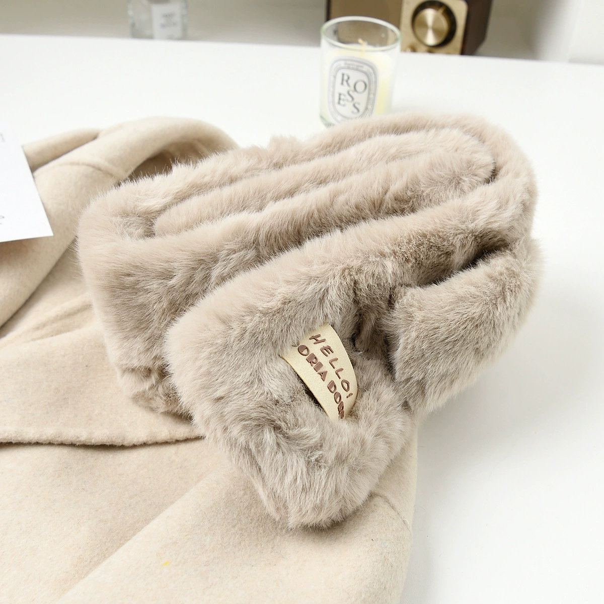 Winter universal keep warm windproof scarf, simple and elegant design, with neck protection