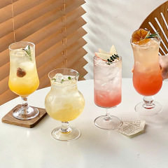 Insネット赤ガラス飲料カップ冷たい飲料ミルクティーカップミルクジュース果物カップ創造的個性的な高足カップ