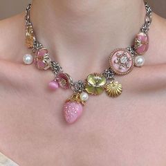 跨境新款甜美粉色草莓花朵项链女时尚重工小众设计辣妹蝴蝶锁骨链