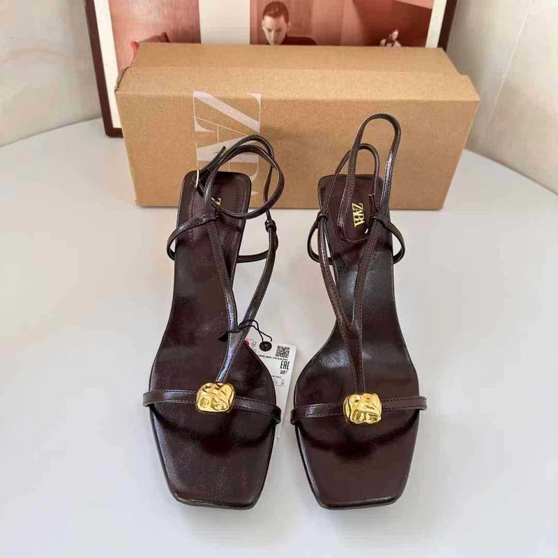 ZA春の新商品の女性靴茶色のハイヒールのファッション金属の装飾の角の頭の1字の細いかかとのファッションのサンダル|undefined