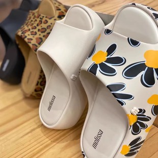 ����Melissa2025�¿�÷��ɯŮЬһ����¶ֺ���������e������Ь