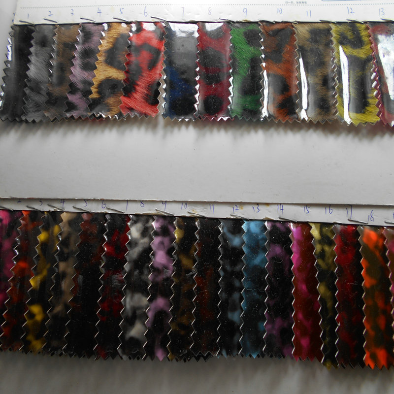 新款无痕镜面PU豹纹 漆皮亮面革花豹纹豹圈PU人造革鞋材箱包面料