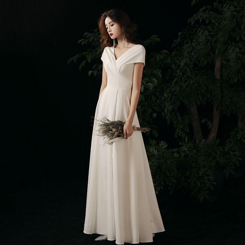 White Evening Dress 2026 New Style Elegant Host Light Luxury French Style Registration Celebrity Talent Show Banquet Dress
