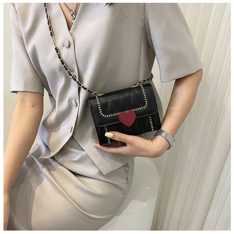 Female New Fashion Chain Small Square Shoulder Messenger Mini Bag display picture 3