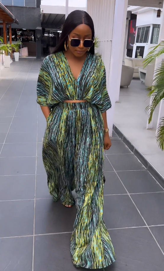 Women Popular Printed Contrast Color V-neck Wide Leg Two Piece Set 5 Women Popular Printed Contrast Color V-neck Wide Leg Two Piece Set