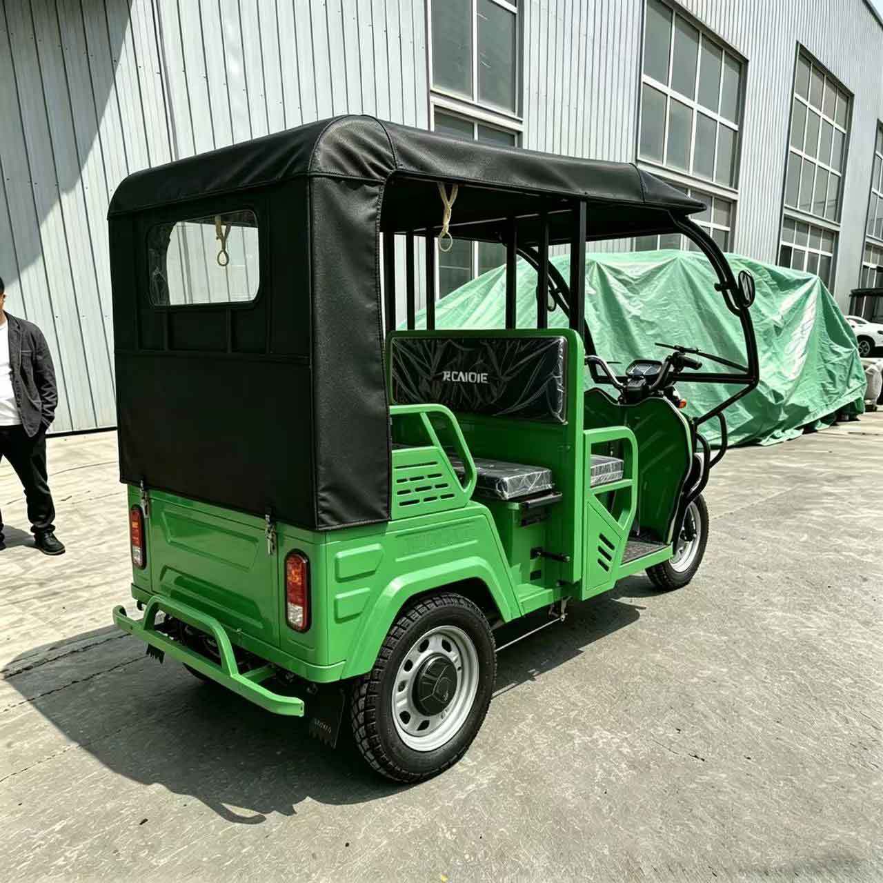 Africa's Popular Fuel-Powered Passenger Tricycle with Windproof and Rainproof Canopy Design, Strong Power for Passenger Transport, Cross-Border Export
