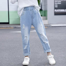 女童破洞牛仔裤潮韩版新款洋气春秋季宽松丐裤浅色时尚休闲裤童装