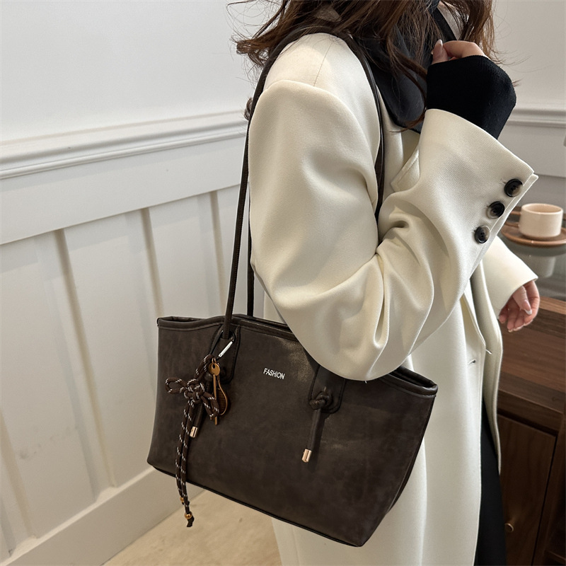 Bolsos de gran capacidad retro de alta textura damas 2024 nueva moda invierno viaje bolsa de hombro bolsa de mano