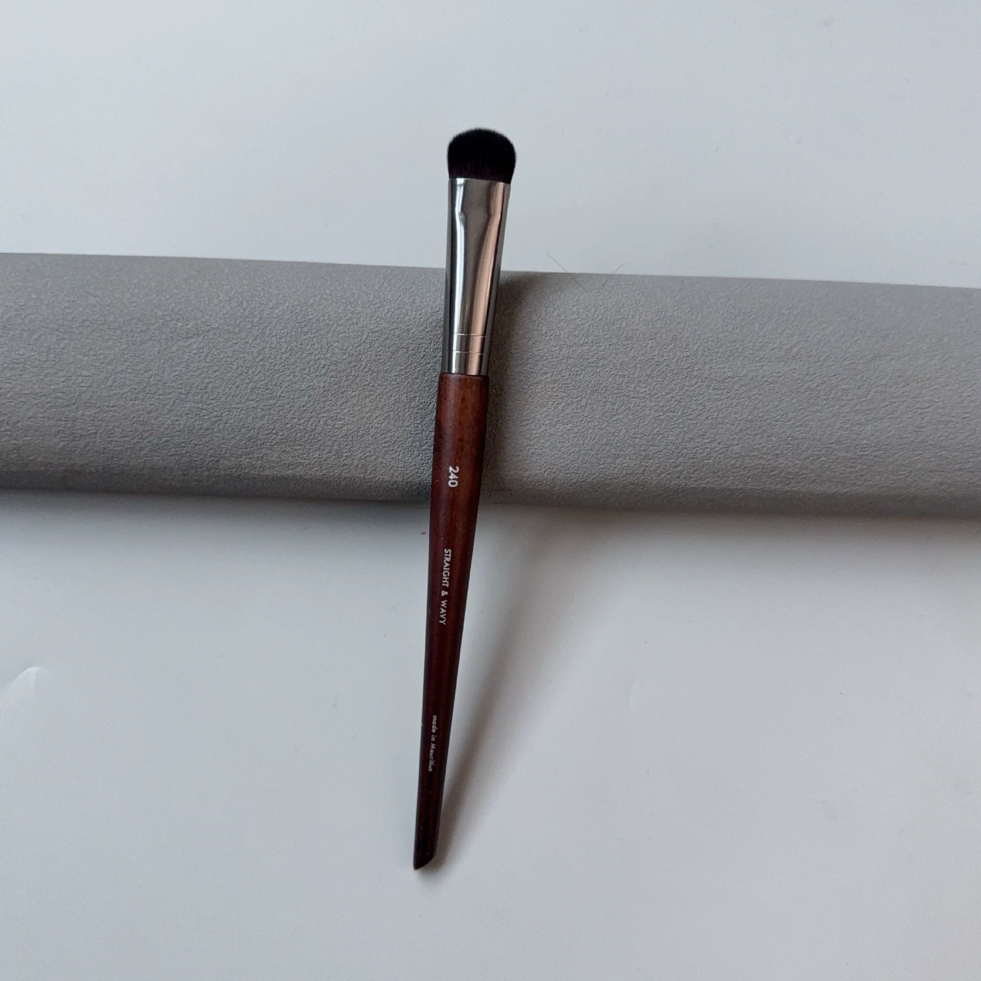 Brush, face blush, foundation, highlighter, eye pencil, full set