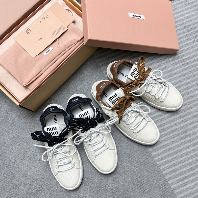 New Autumn Fashion Versatile Genuine Leather Thick-Soled Double-Lace White Sneakers for Women, Breathable and Comfortable Casual Sports Sneakers Made in Dongguan New Autumn Fashion Versatile Genuine Leather Thick-Soled Double-Lace White Sneakers for Women, Breathable and Comfortable Casual Sports Sneakers Made in Dongguan
