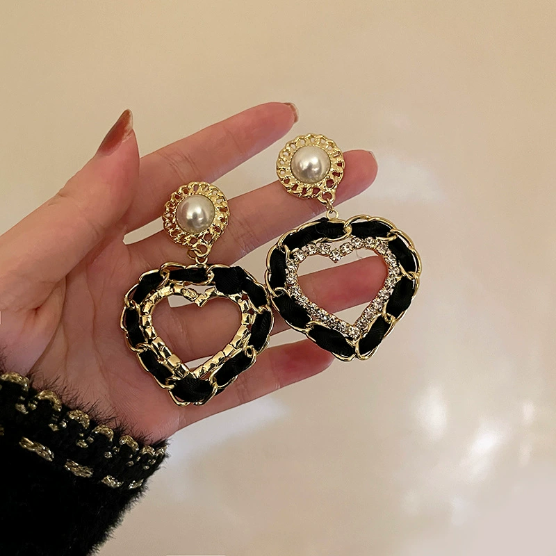 Серьги, серебряная игла 925, жемчужина и циркон floral ретро европейский стиль, лёгкий 0.036 кг