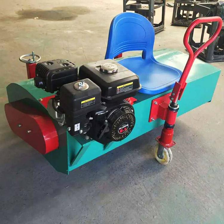 Proveedores profesionales de máquina de cardado de hilo de paja diesel máquina de cardado de césped artificial equipo de cepillo de césped máquina de acero