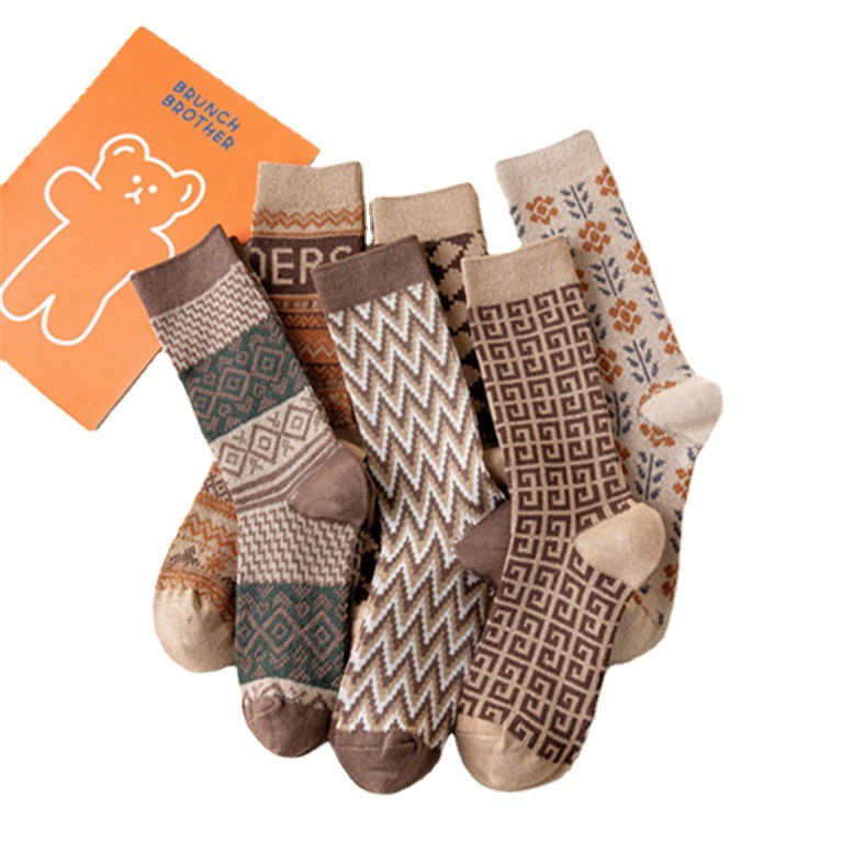 Double-needle, two-way trend, fashionable new women's pile socks, medium length, thickened khaki color wave pattern_voghion.com