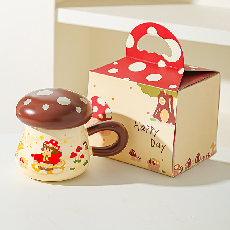 Hongo chica taza de alto valor facial acompañante regalo encantador taza de cerámica de dibujos animados con tapa de gran capacidad taza de agua potable