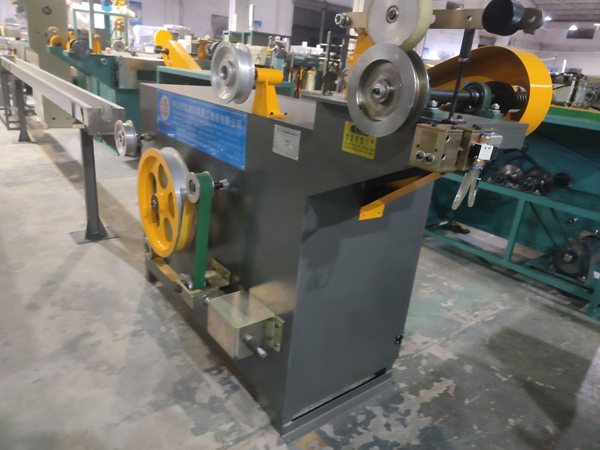 LEDH型1212，1414，1510柔性霓虹灯带挤出成型设备机组