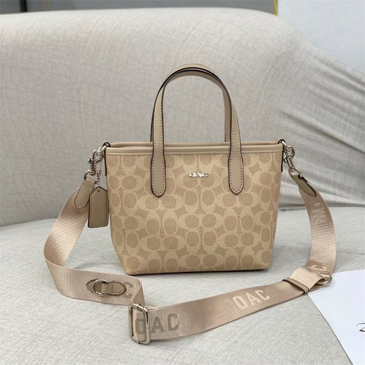 Coach City 15 New Women's Bag with Wide Shoulder Strap, Small Tote Bag, Basket-Style Crossbody Single Shoulder Handbag, Trendy Urban Women's Bag