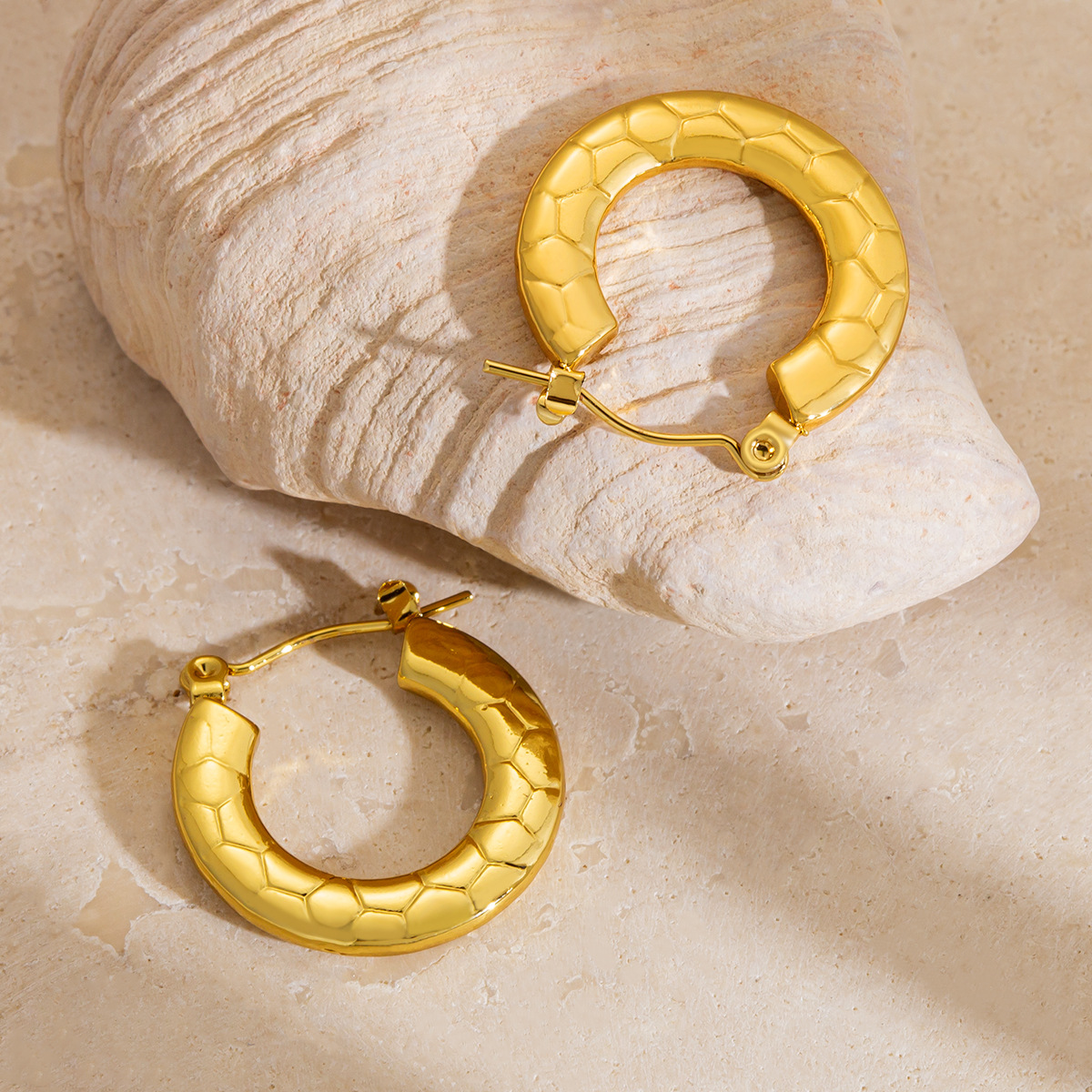 Pendientes de moda transfronteriza europea y americana, pendientes de textura con sentido de diseño, pendientes de todo fósforo, pendientes de acero de titanio que no se desvanece