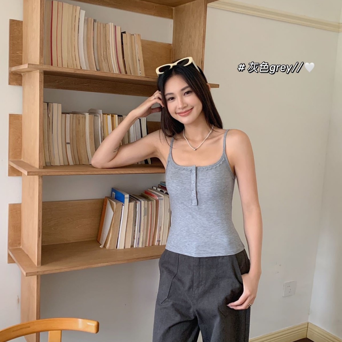 88048#春夏新款一体式带胸垫条纹吊带 内搭修身设计纽扣设计背心