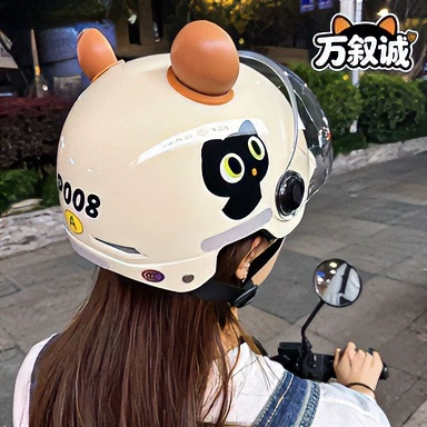 New national standard certified motorcycle helmet, unisex, lightweight, sun-protective, and suitable for all seasons