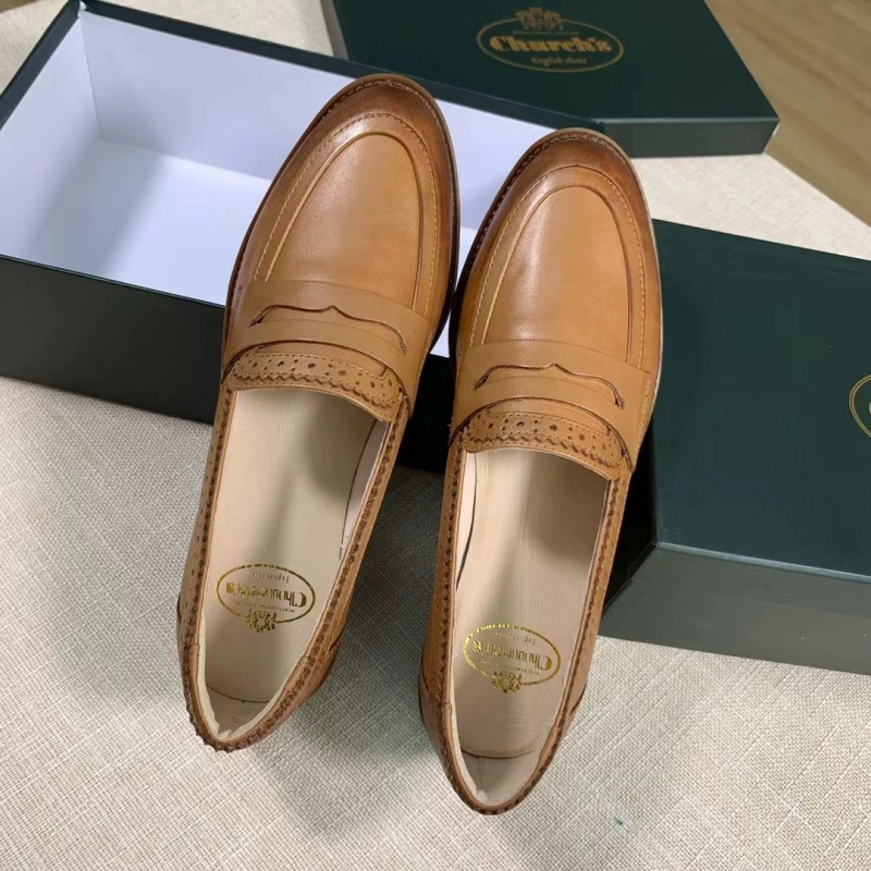 2023 Новые ретро-лоферы на плоской подошве, британские кожаные туфли с мягкой подошвой и резьбой
