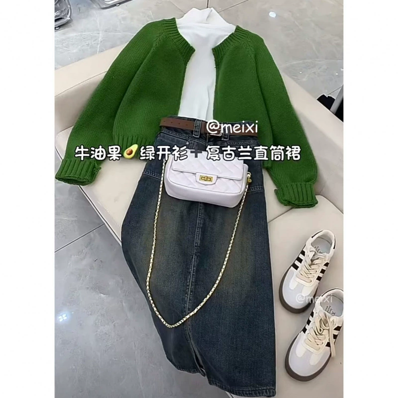 Весна и Осень носят полный набор 2025 новых корейских тонких нижних рубашек высокого уровня кардиган джинсовая юбка из трех частей