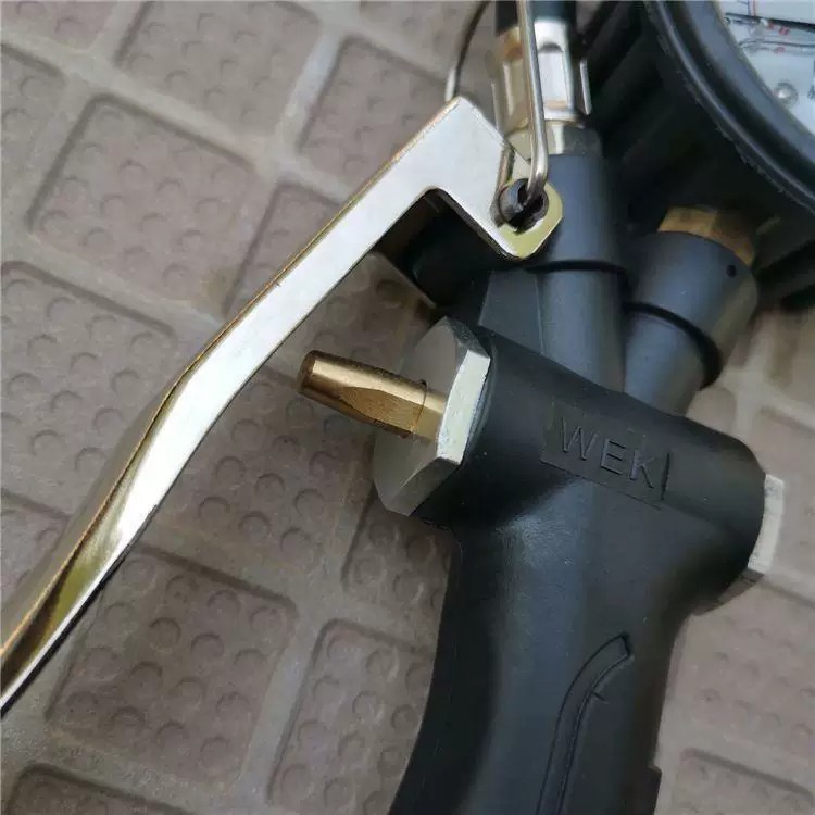Digital display tire pressure gauge, high-precision air pressure gauge with inflator, car tire inflator, monitoring inflator gun