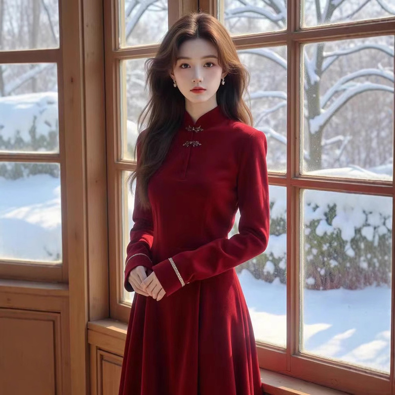2026 Autumn New Chinese Style Women's Red Velvet Dress with Embroidered Edges and Traditional Buttons, New Year Outfit, National Style Dress