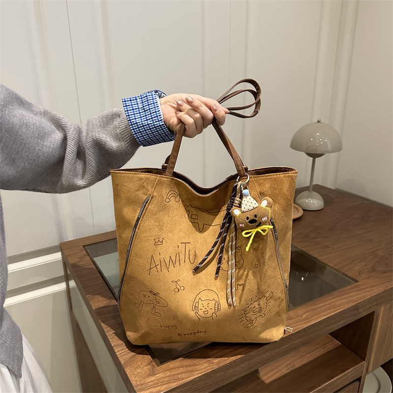 Autumn and Winter Large-Capacity Tote Bag for Women, Multi-Functional, Fashionable, Solid Color, Retro, Versatile, New Korean Style Shoulder Bag