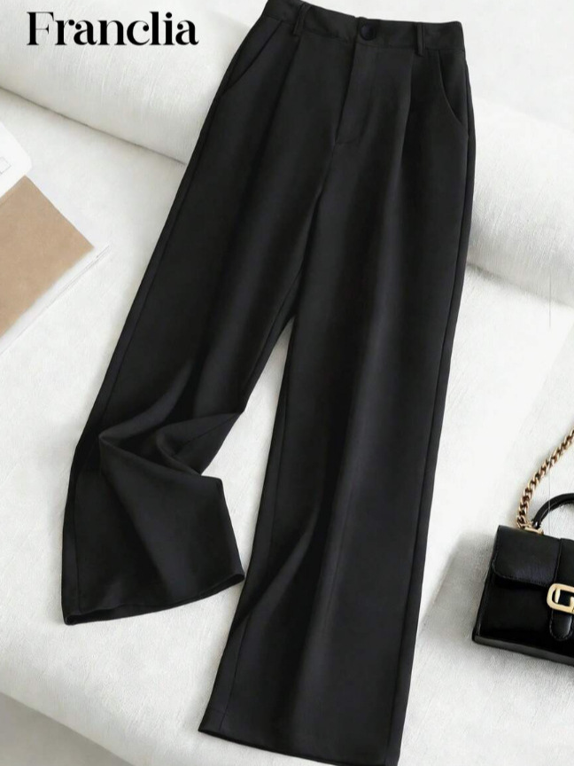 Las mujeres se sienten cómodas, casuales y de moda con trajes y pantalones sólidos. image 1