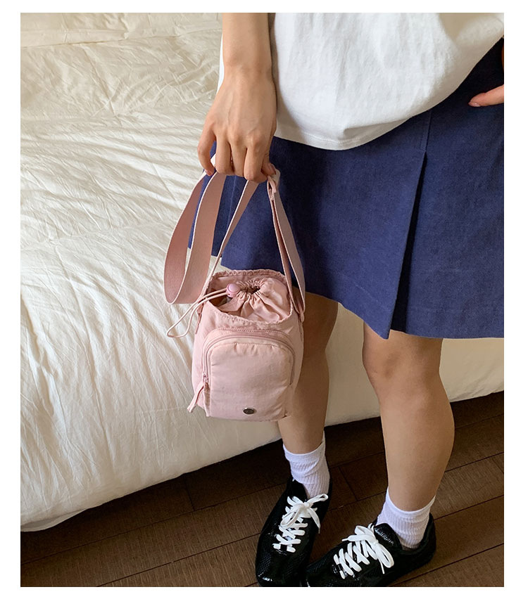 Outdoor portable casual mini single-shoulder bag, simple and versatile drawstring bucket bag, Korean style Instagram niche crossbody women's bag undefined