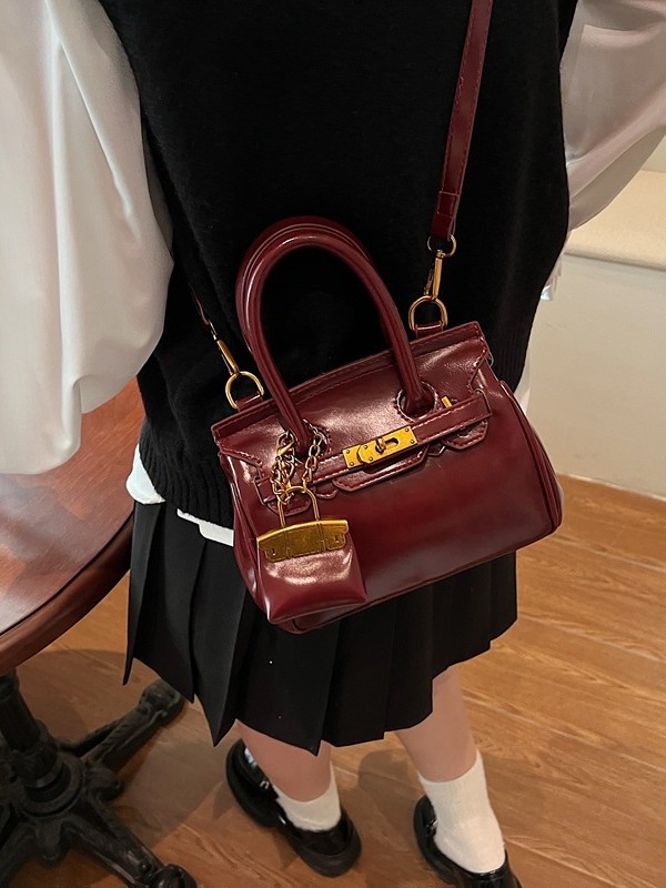Bolso para mujeres 2025 nuevo cross-border multifuncional retro mochila de hombro nicho bolso de oro de lujo ligero