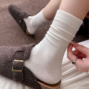 白色羊毛袜子女秋冬中筒袜无骨月子袜加厚保暖堆堆袜诸暨袜业批发