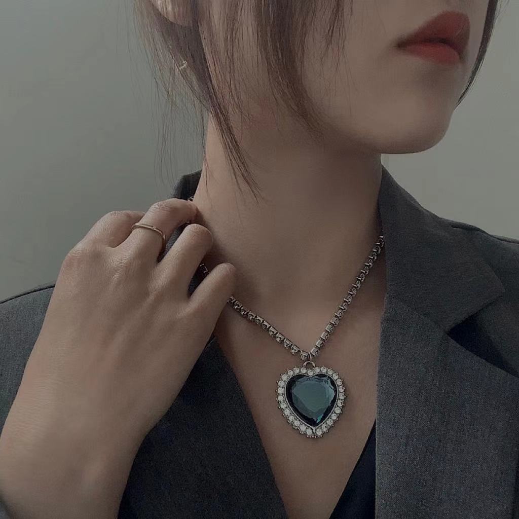 Fashion Blue Ocean Star Necklace display picture 1
