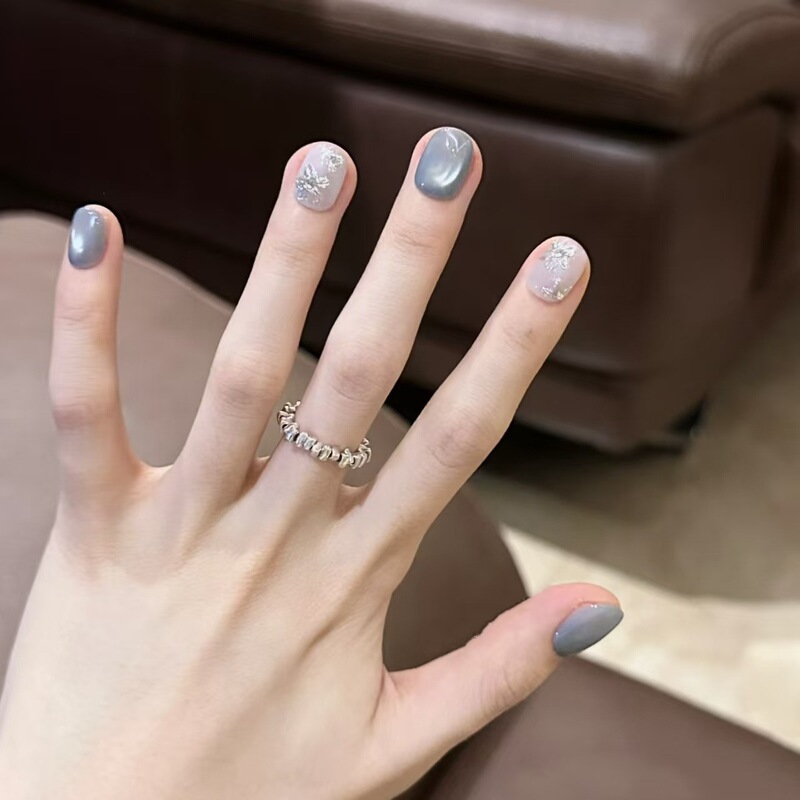 Pure hand-worn nail atmosphere hand-painted blue cat's eye nail art cute fake nail patch Pure hand-worn nail atmosphere hand-painted blue cat's eye nail art cute fake nail patch