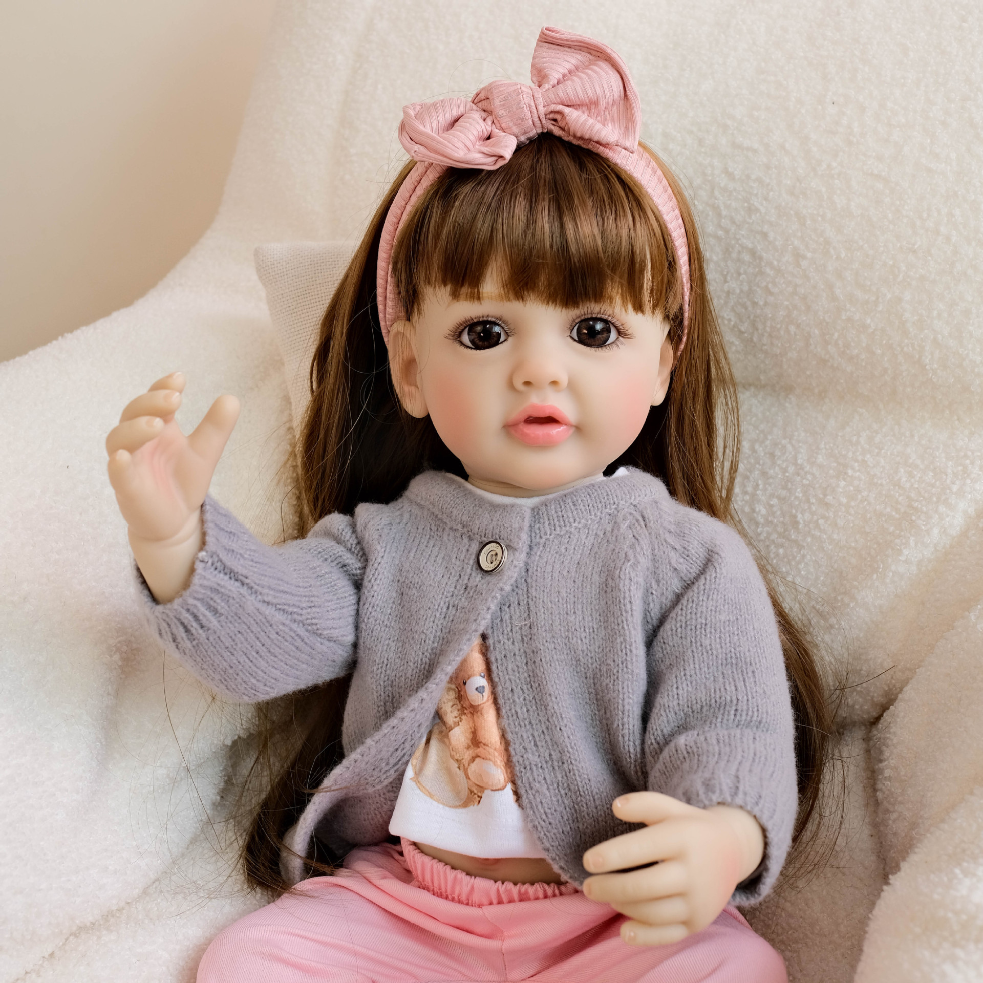 Muñeca Reborn Realista Betty de 22 Pulgadas, Color Gris, Estilo Cárdigan, NPK, Éxito de Ventas Transfronterizo en Rusia, Dropshipping