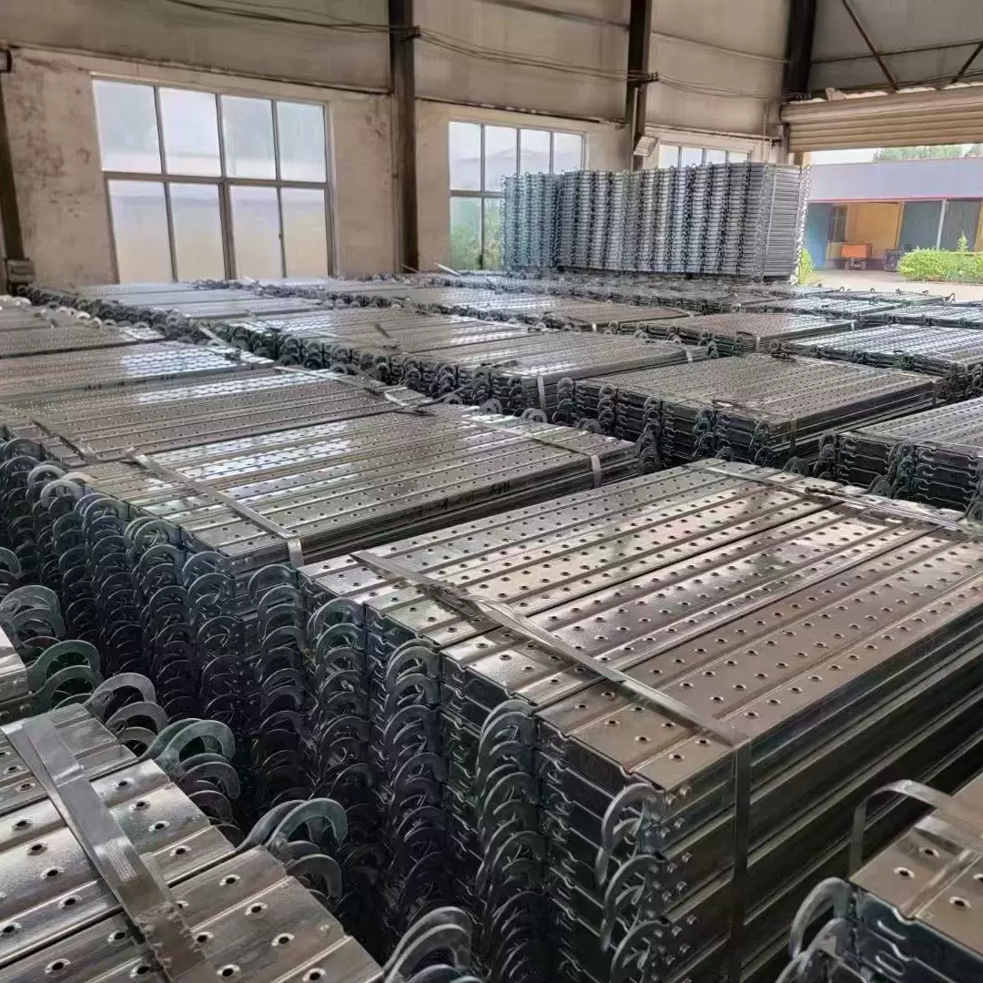 厂家供应建筑脚手架钢踏板热镀锌外架建筑外架冲孔钢踏板