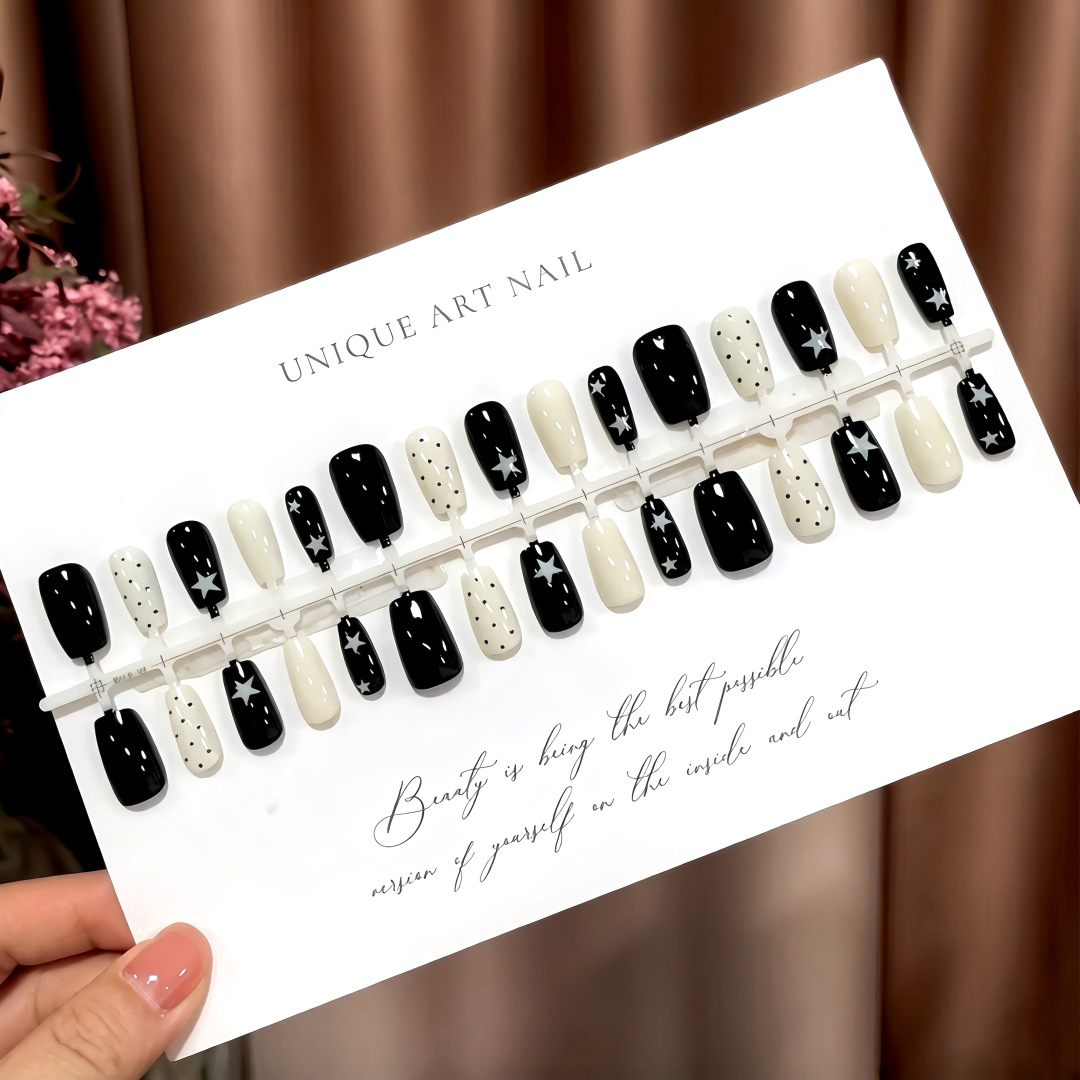 S590-Pre-made nails in a black and white star pattern, simple and gentle, with polka dots and stars, exquisite and detachable nail pieces