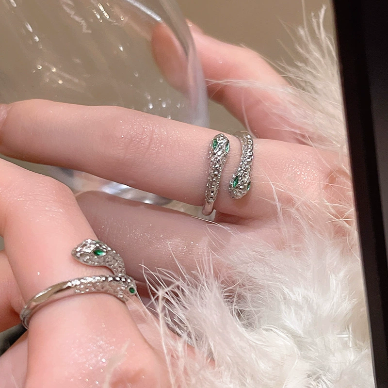 Ring, Retro Small Bow Design, Light-Luxury Silver-Tone Statement, One Size