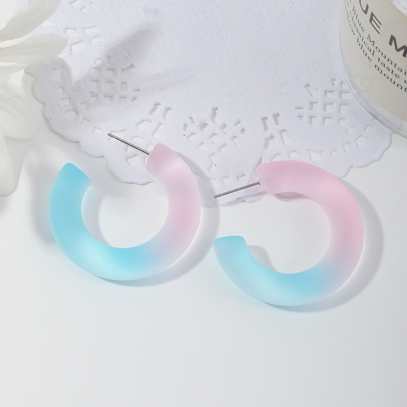 Fashion Gradient Color C-shaped Resin Earrings display picture 4