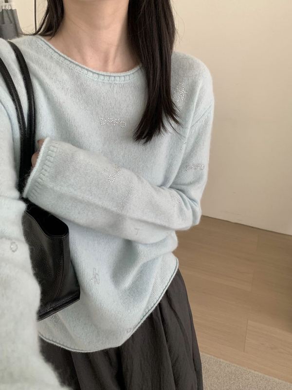 之言25秋冬季女款韩系氛围感百搭纯色镶钻蝴蝶结贝熊绒针织衫毛衣|undefined