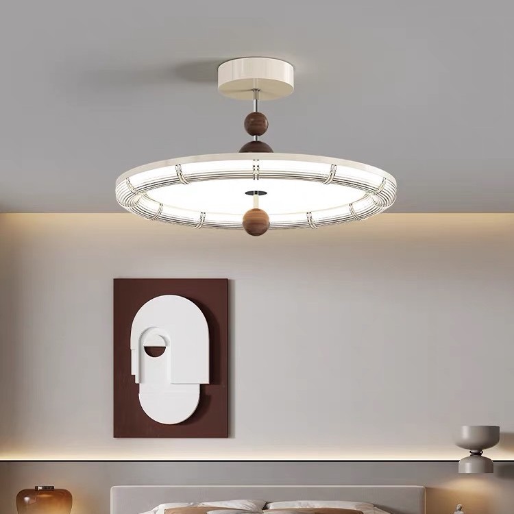 Lámpara de dormitorio de estilo crema medieval francés, lámpara de OVNI de espectro completo, lámpara de techo del dormitorio principal de la habitación con grano de madera de nogal