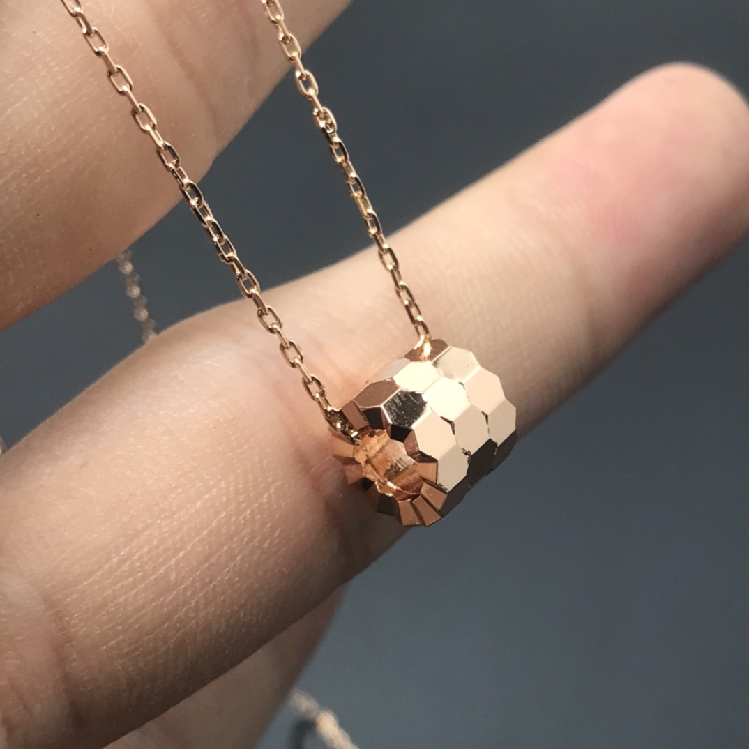 Golden version honeycomb diamond necklace, light luxury and niche necklace, female petite waist pendant, honeycomb collarbone chain_voghion.com