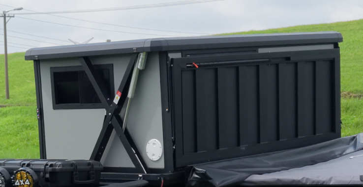 Ultra-thin 10cm hard-top aluminum alloy car roof tent, triangular elevated outdoor camping tent for vehicle-mounted use