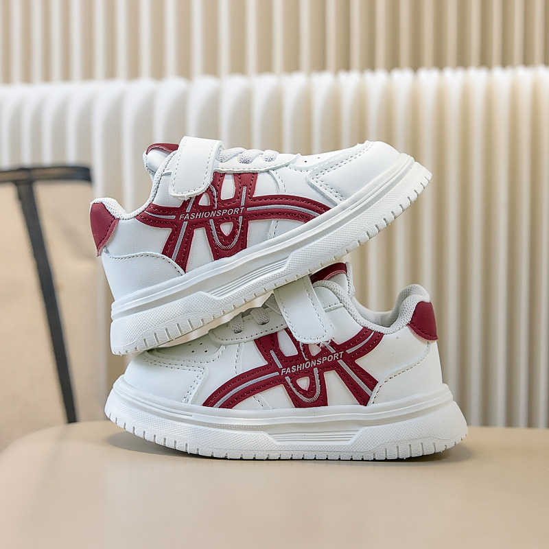 Zapatos blancos para niños 2026 primavera nuevos zapatos deportivos para niños zapatos de plancha suave zapatos casuales para niñas zapatos para bebés
